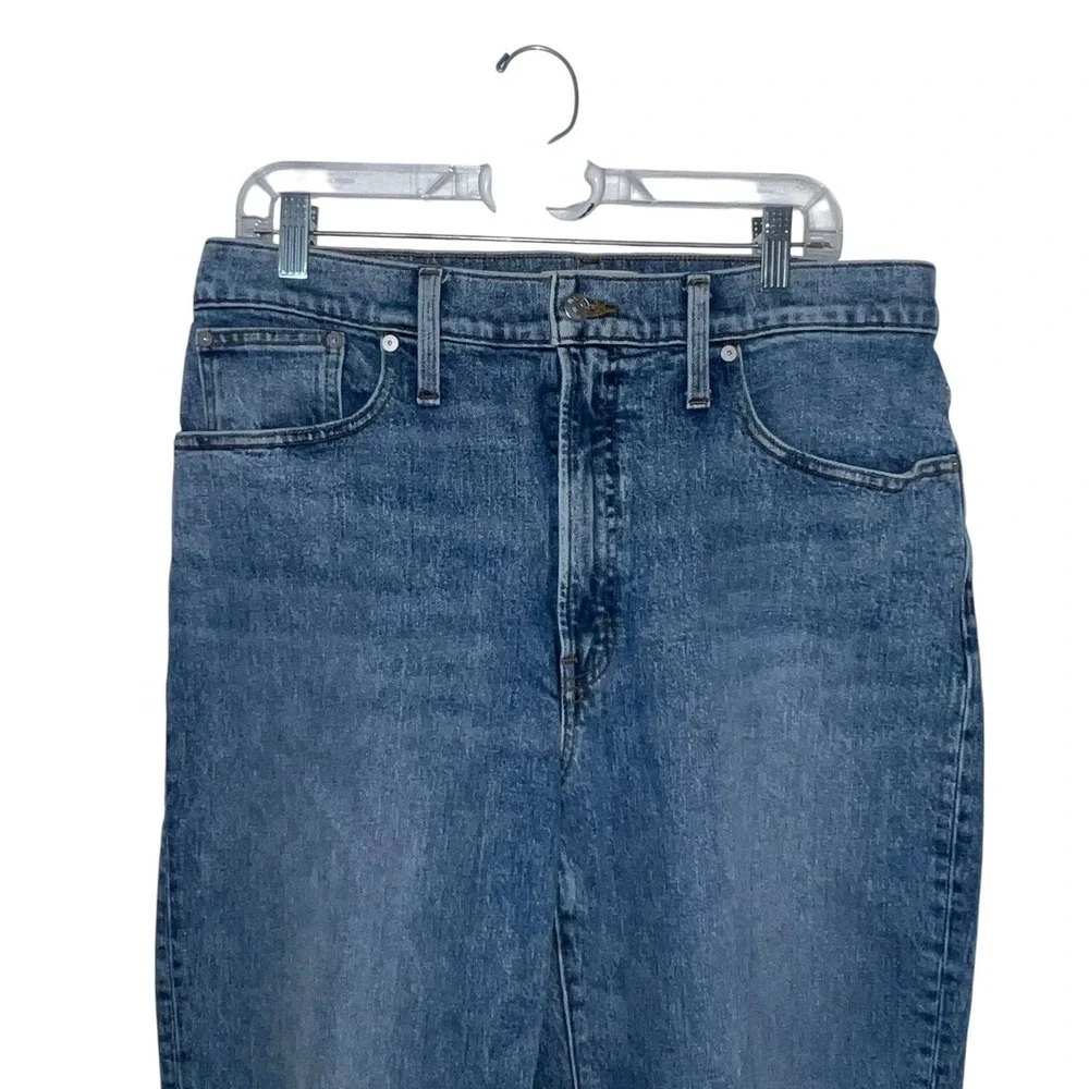 Madewell The Perfect Vintage Straight Jean in Kingsbury Wash Knee-Rip Edition 31